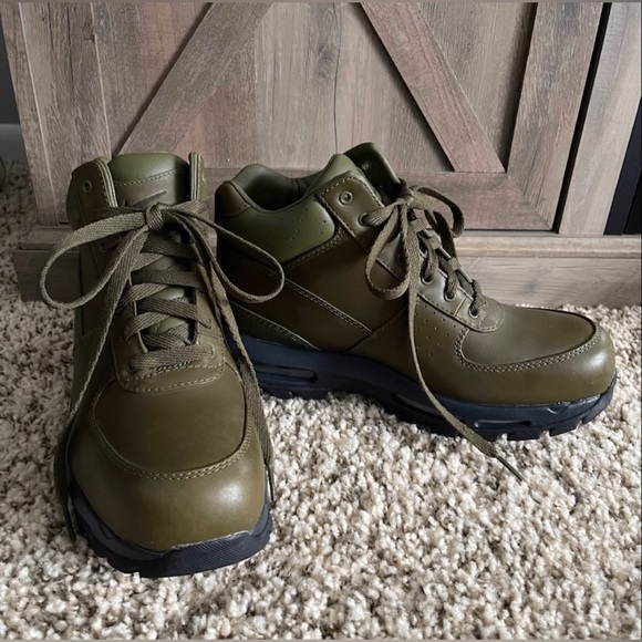 green nike goadome boots